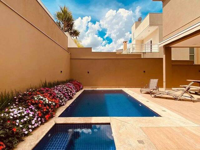 #16 - Casa para Venda em Santana de Parnaíba - SP