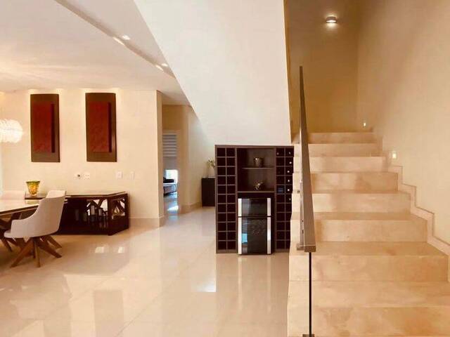 Casa para Venda em Santana de Parnaíba - 4