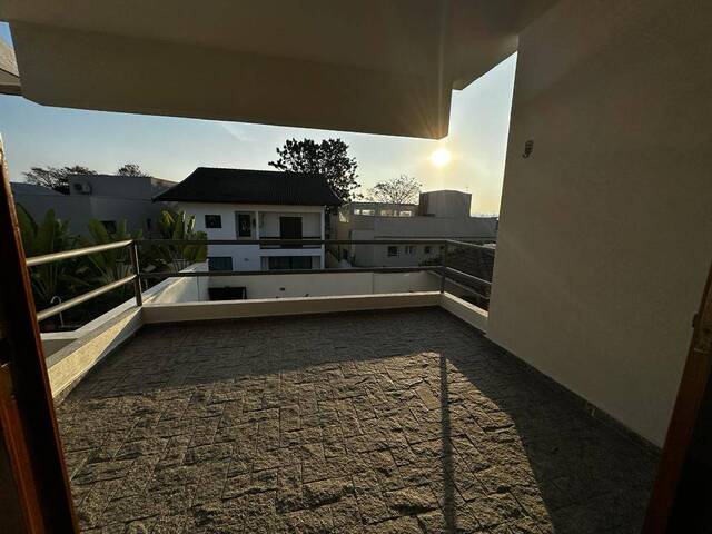 #20 - Casa para Venda em Santana de Parnaíba - SP - 1