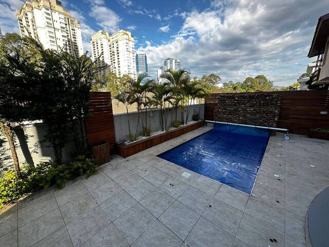 #31 - Casa para Venda em Santana de Parnaíba - SP