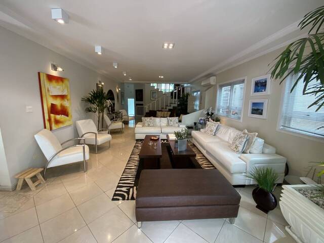 Casa para Venda em Santana de Parnaíba - 5