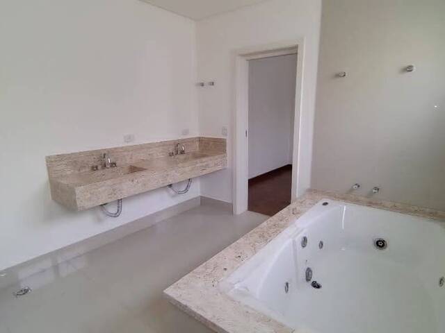 #46 - Casa para Venda em Santana de Parnaíba - SP - 3