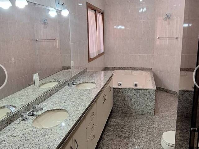 Casa para Venda em Santana de Parnaíba - 5