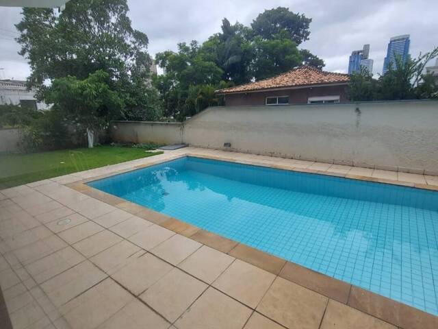 Casa para Venda em Santana de Parnaíba - 5
