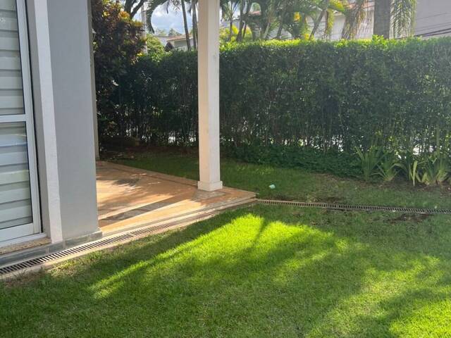 #74 - Casa para Venda em Santana de Parnaíba - SP