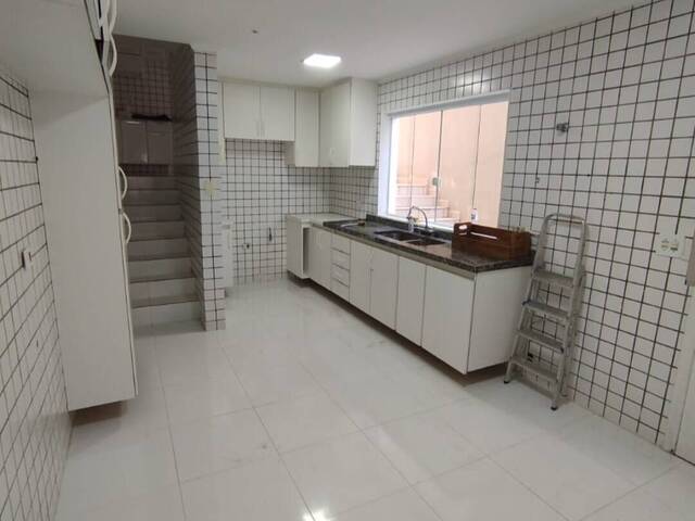 Casa para Venda em Santana de Parnaíba - 4