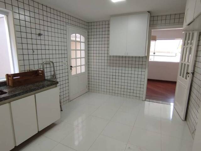 Casa para Venda em Santana de Parnaíba - 5