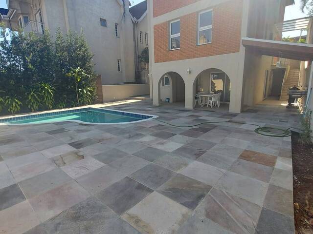 Casa para Venda em Santana de Parnaíba - 5