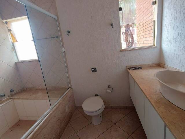 Casa para Venda em Santana de Parnaíba - 5