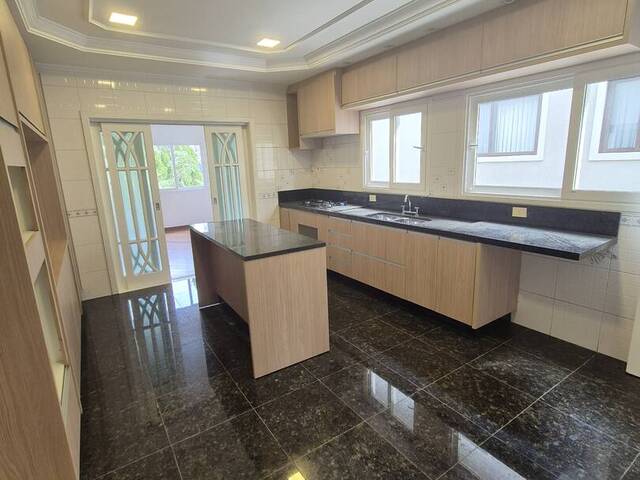 Casa para Venda em Santana de Parnaíba - 5