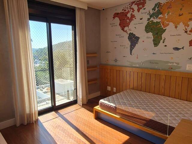 Casa para Venda em Santana de Parnaíba - 5