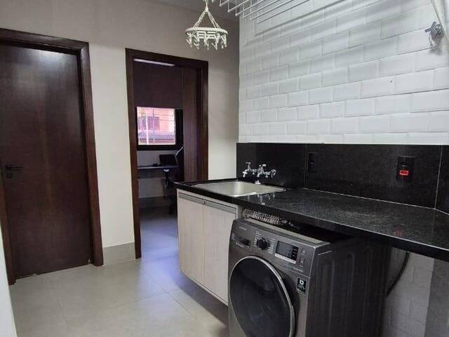 Casa para Venda em Santana de Parnaíba - 5