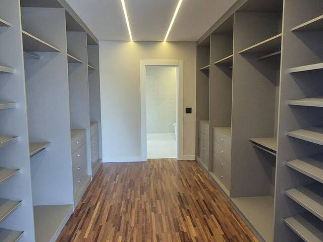 Casa para Venda em Santana de Parnaíba - 5
