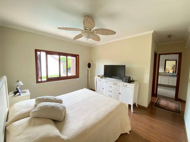 Casa para Venda em Santana de Parnaíba - 5