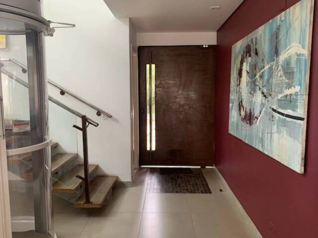 Casa para Venda em Santana de Parnaíba - 5
