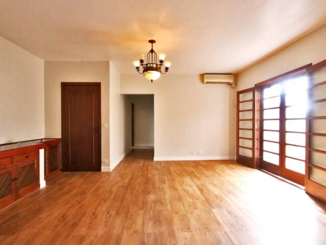 #190 - Casa para Venda em Santana de Parnaíba - SP