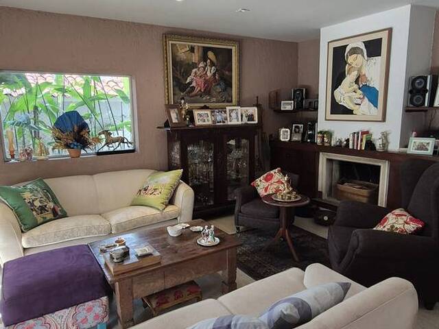 Casa para Venda em Santana de Parnaíba - 4