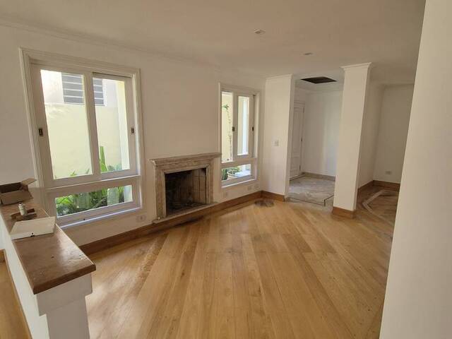 Casa para Venda em Santana de Parnaíba - 4