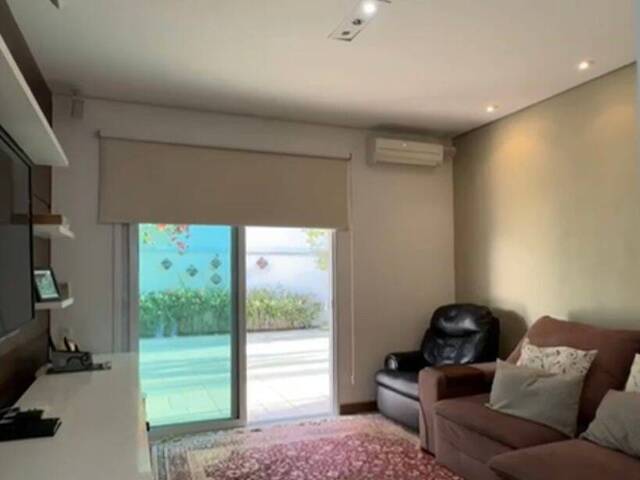 #221 - Casa para Venda em Santana de Parnaíba - SP